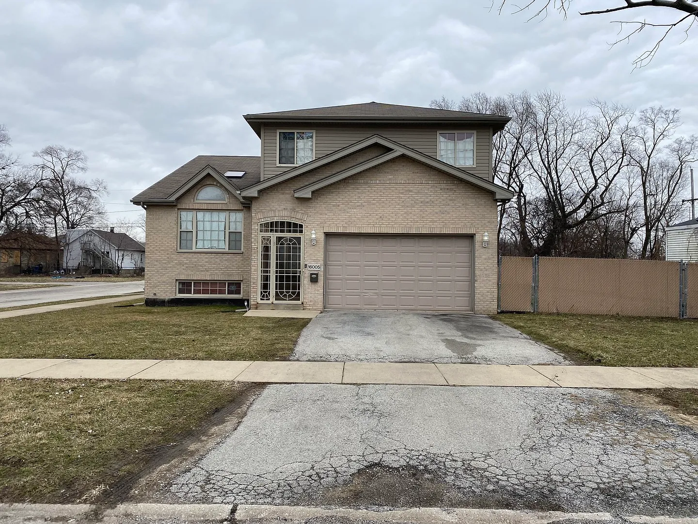 16005 Myrtle Ave photo 1
