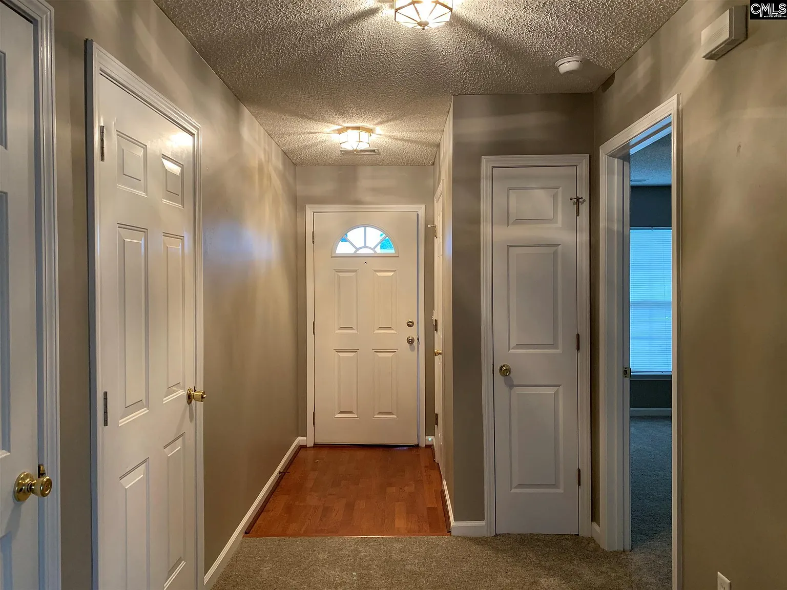 4 bed, 1900 sqft, $1,995 — Photo 2