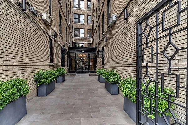 Rented by Douglas Elliman | media 31