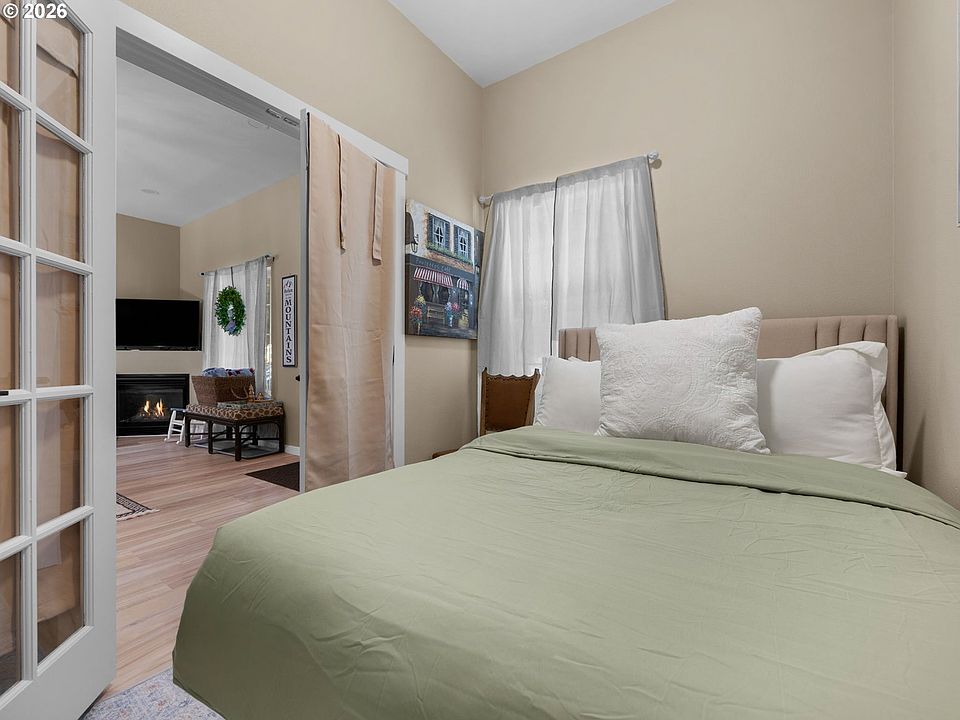 22nd image of 65121 E Lupine Dr