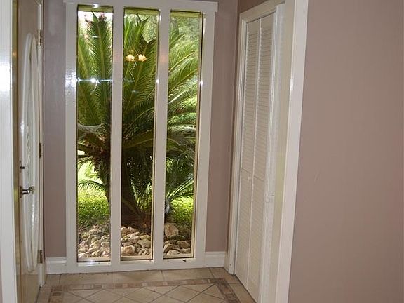 4th image of 1405 Mimosa Ln