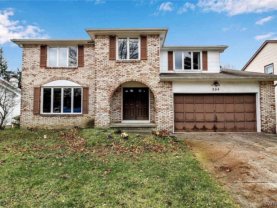 1st image of 204 Sprucewood Ter