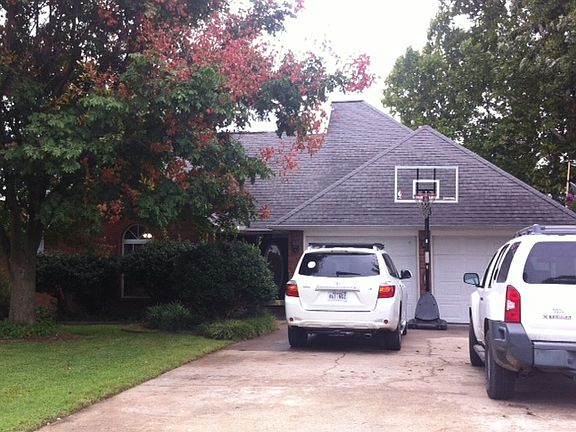 2nd image of 774 Bloomfield St