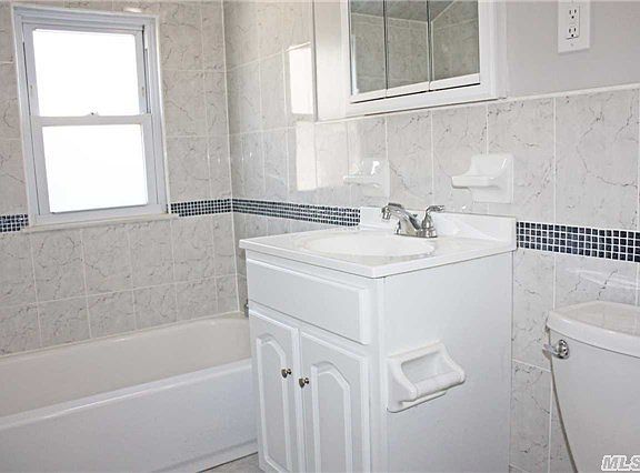3rd image of 10922 223rd St