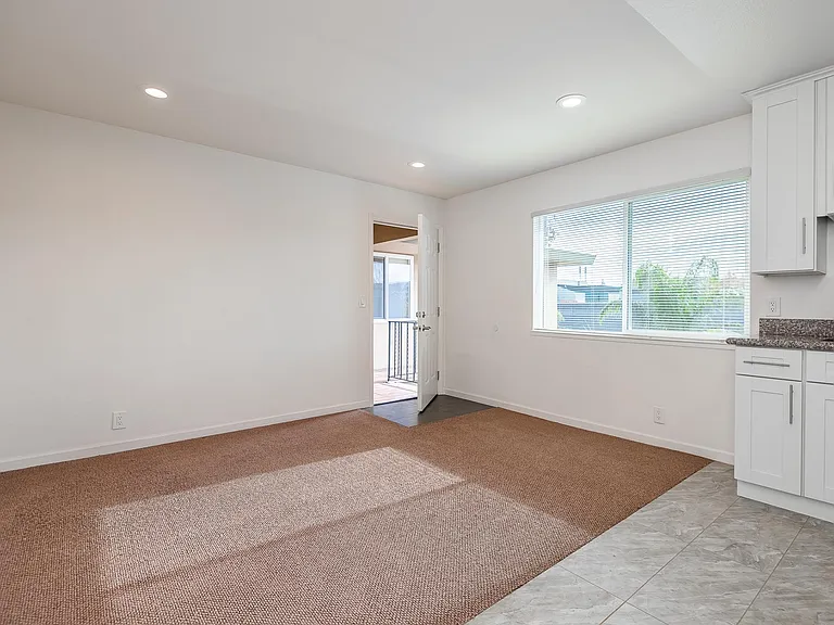 365 W Weddell Dr #B — Photo 3