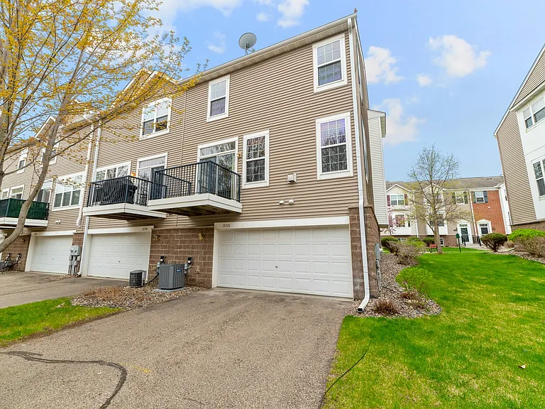 15726 Frisian Ln — Photo 45