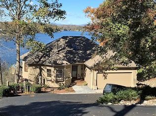 270 Village Ln, Moneta, VA 24121