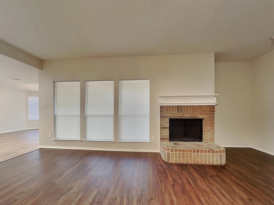 1st image of 323 McMurtry Dr #35