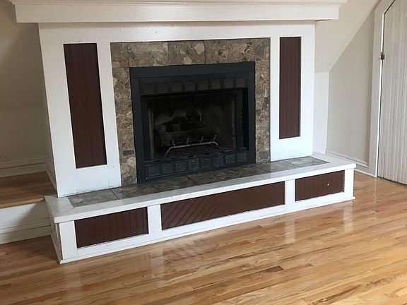 3rd image of 2927 W Belmont Ave #3