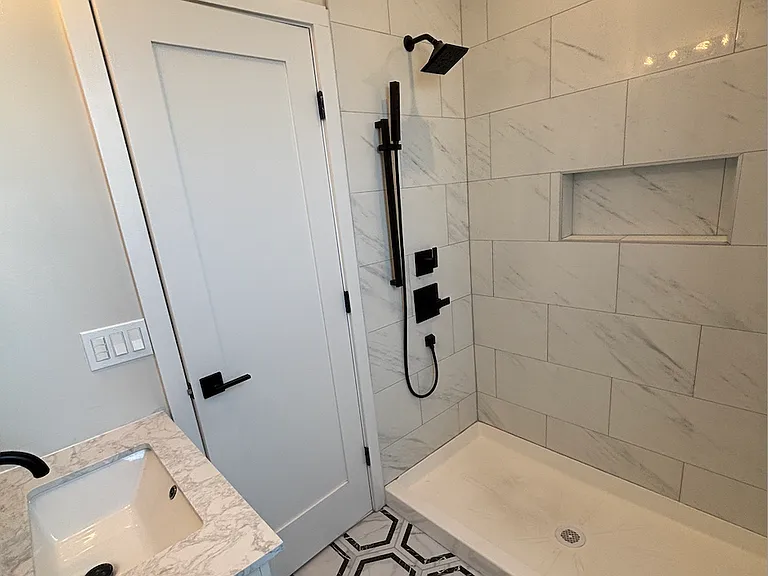 100 Deer Park Ave #3 — Photo 18