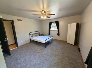 5 Cedar Rd, Mount Pocono, PA 18344