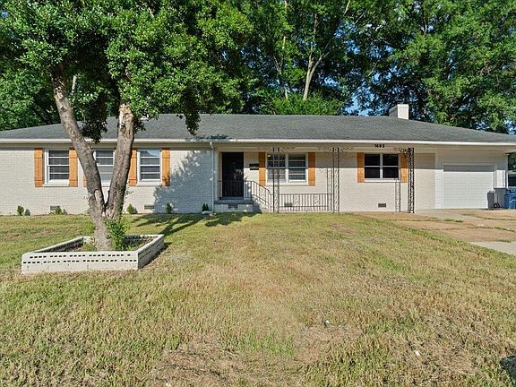 2nd image of 1692 Cornelia Ln
