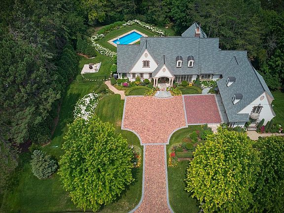 2nd image of 325 Highcroft Ln