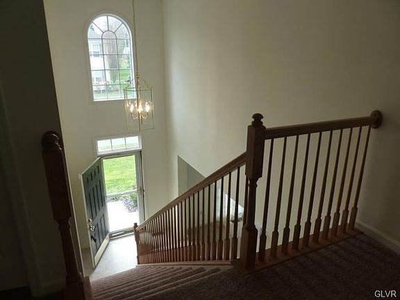 3rd image of 1460 Ciara Dr