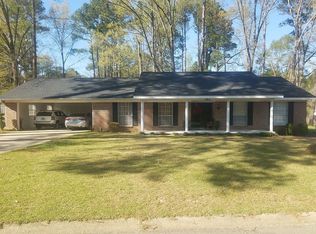 494 Meadowview Dr, Monticello, AR 71655