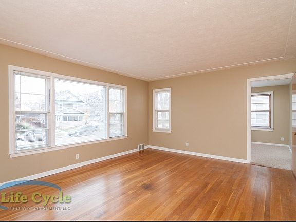 3rd image of 1320 Penn Ave NE #1