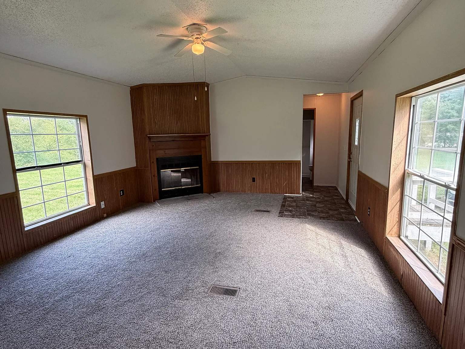 2 bed, $1,400 — Photo 3