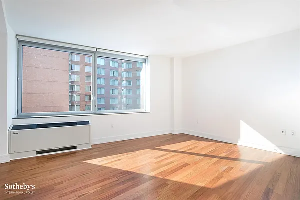 Sold by Sotheby's International Realty | media 8