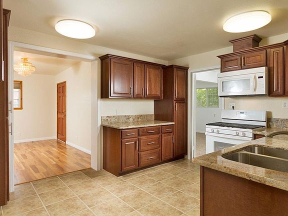 3rd image of 1001 E 17th St