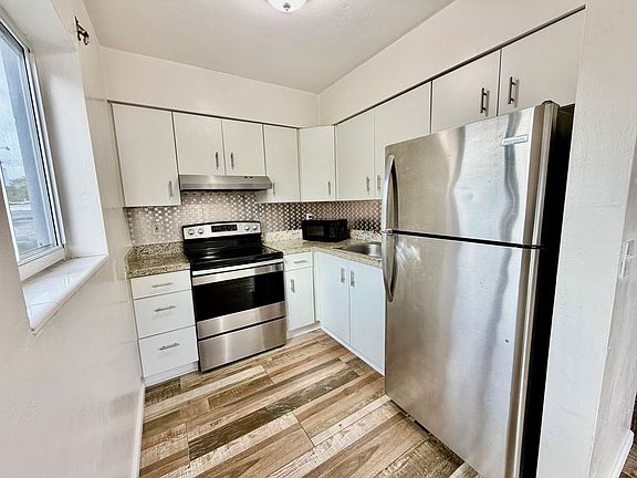 2nd image of 1821 N 17th Ct APT 21
