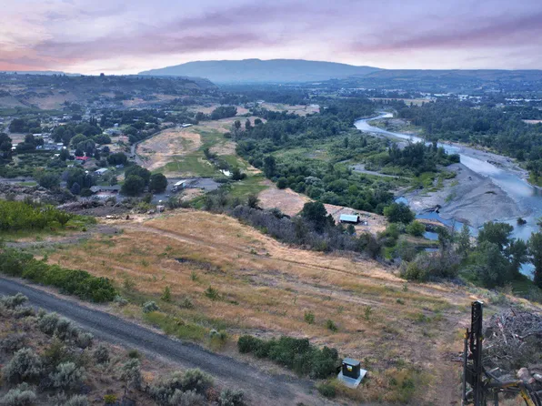 Nka Berndt Bluff Rd, Yakima, WA 98908
