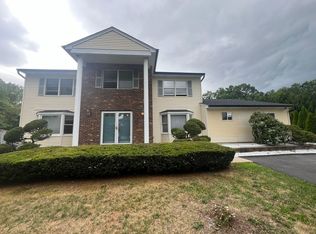 2 Chestnut Park Ct, New City, NY 10956