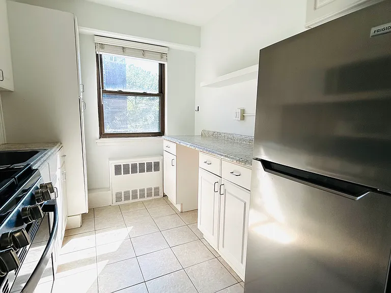 8800 Boulevard E #4C — Photo 3