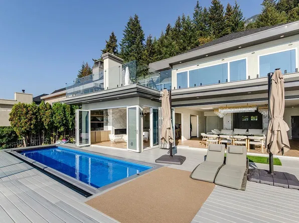 13 Ocean Point Dr, Greater Vancouver, BC V7W 3G7