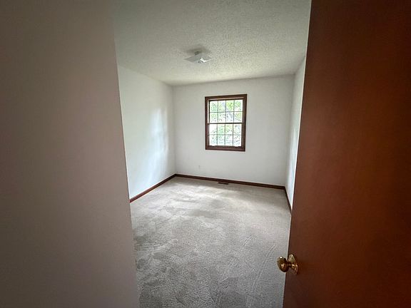 5th image of 2765 Sweetbriar Ct