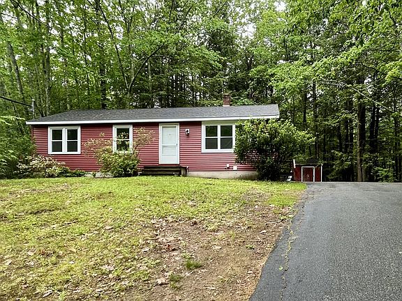 3rd image of 35 Running Brook Drive