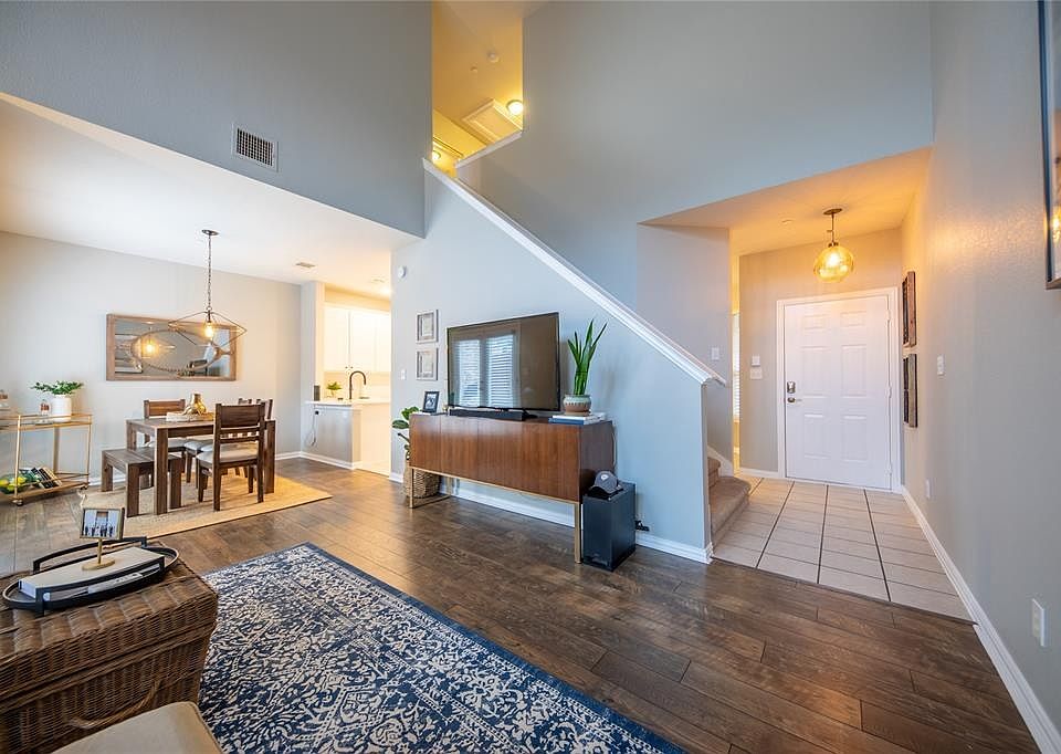 1st image of 7129 Brentdale Ln