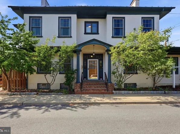 704 W 23rd St, Wilmington, DE 19802