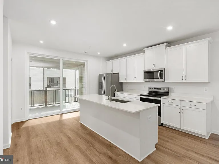 2546 Neabsco Common Pl — Photo 10