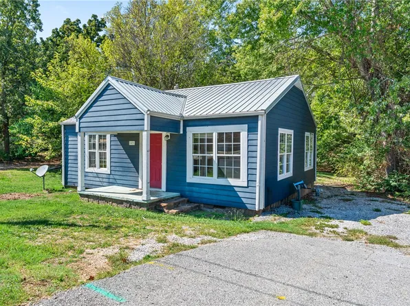 1433 N Garland Ave, Fayetteville, AR 72703
