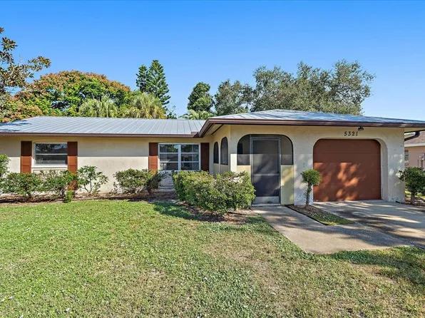 5321 Foxwood Dr, Sarasota, FL 34232