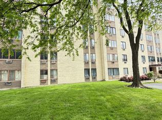 9745 S Karlov Ave APT 304, Oak Lawn, IL 60453