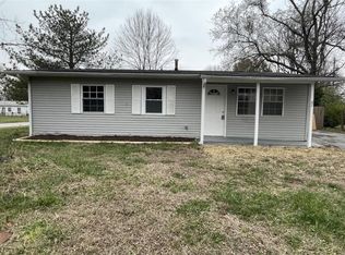 47 Delano Dr, Cahokia, IL