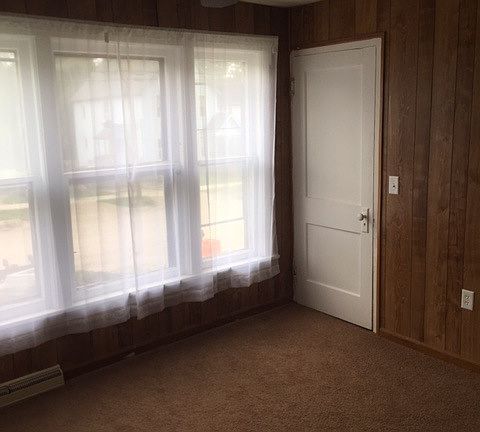 5th image of 427 Spencer St NE #1