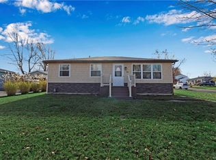 96 Minden Dr, Orchard Park, NY 14127