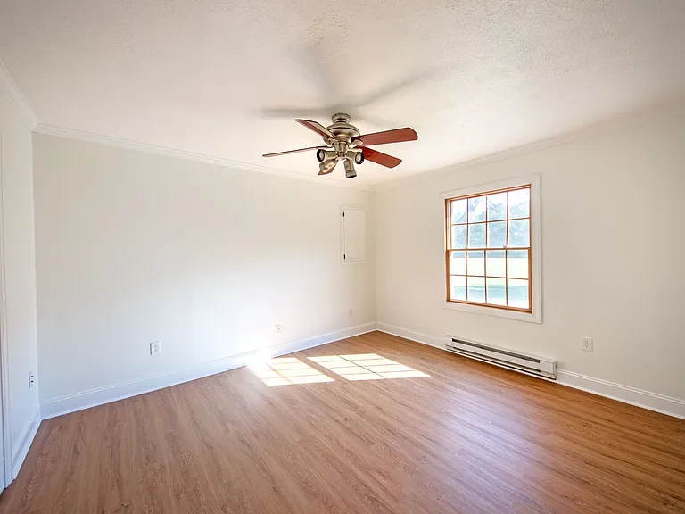 105 King George Ct — Photo 11