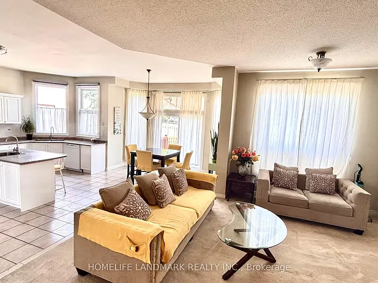 79 Boxwood Cres — Photo 4