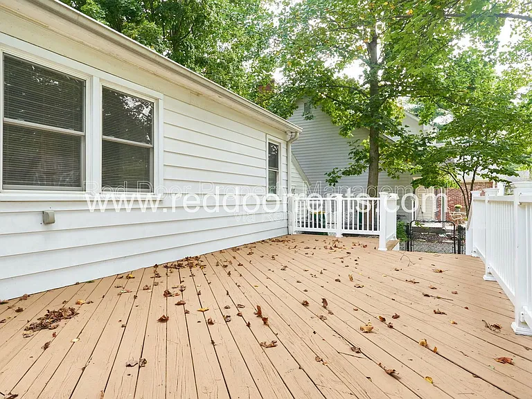 385 W Hawthorne St — Photo 22