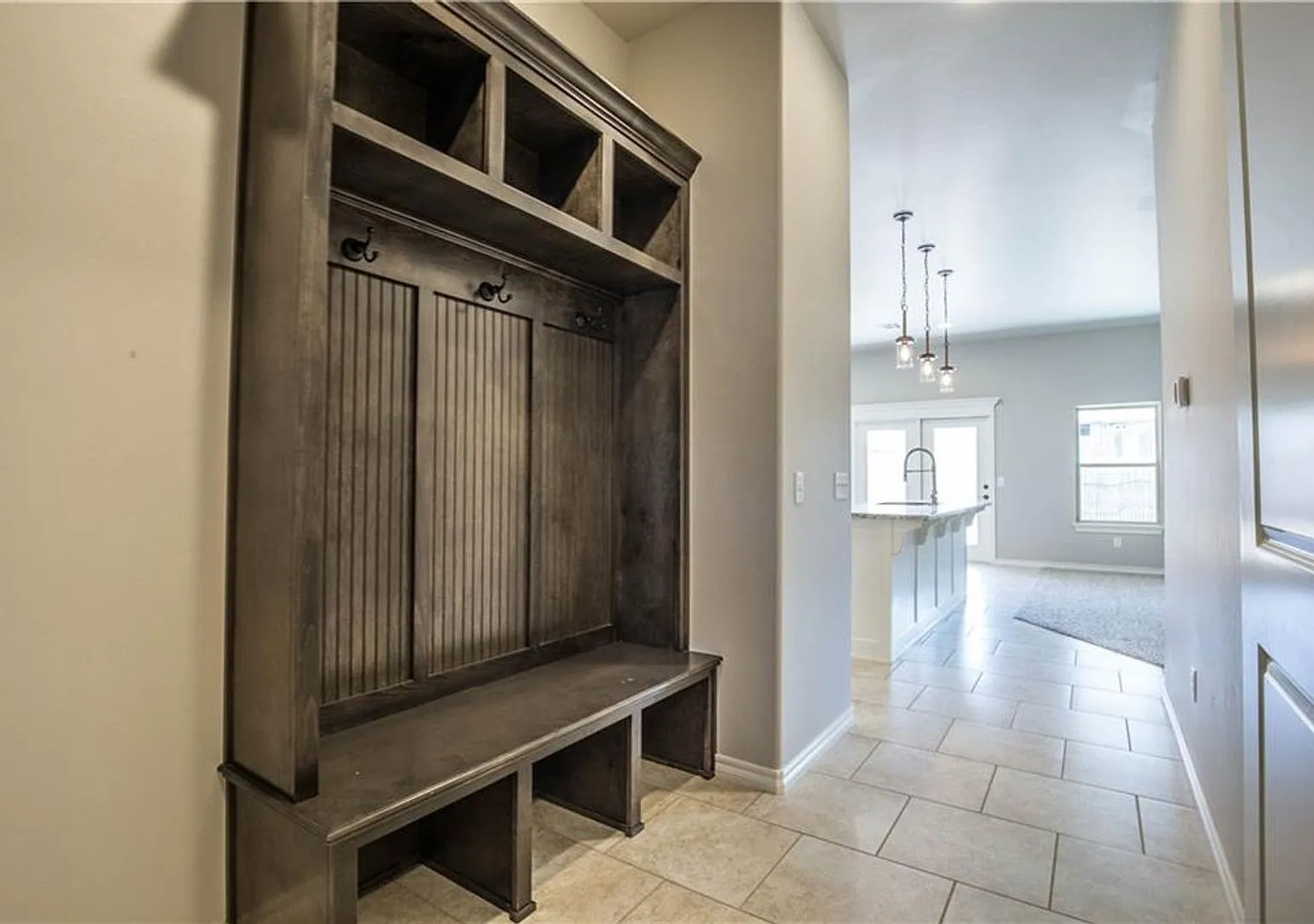 Luxury 4 Bedroom 2 Bathroom Home in Deer Creek Schools with Neighborhood Pool/Park — Photo 4