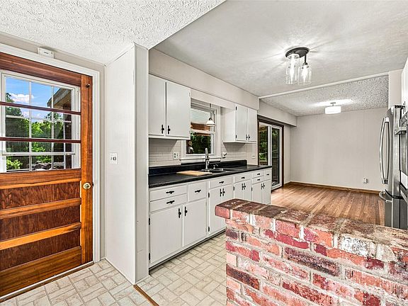 3rd image of 708 Loop Rd
