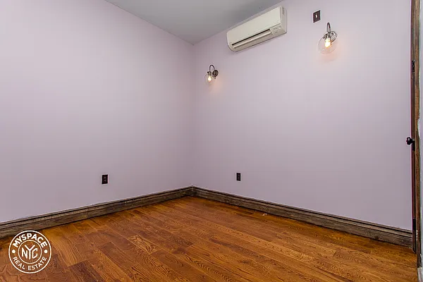 Rented by MySpaceNYC | media 6
