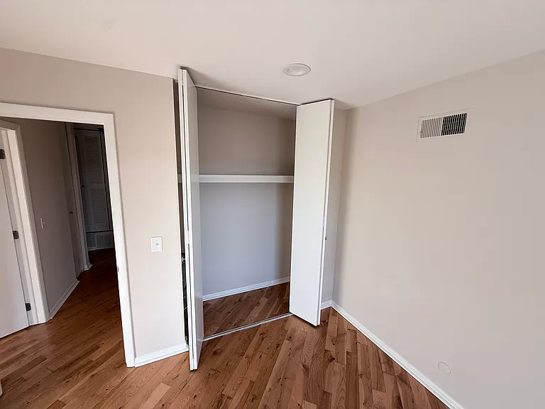 530 Shorely Dr #203 — Photo 9
