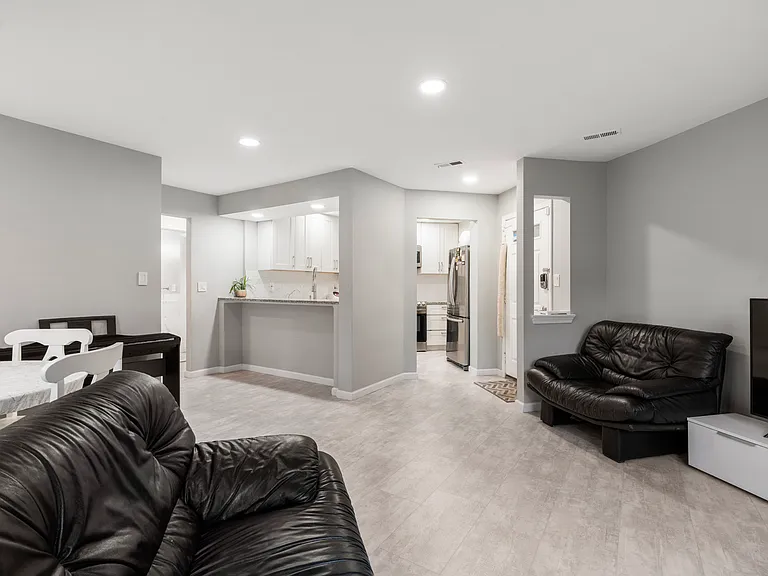 223 Village Circle Dr #223 — Photo 4