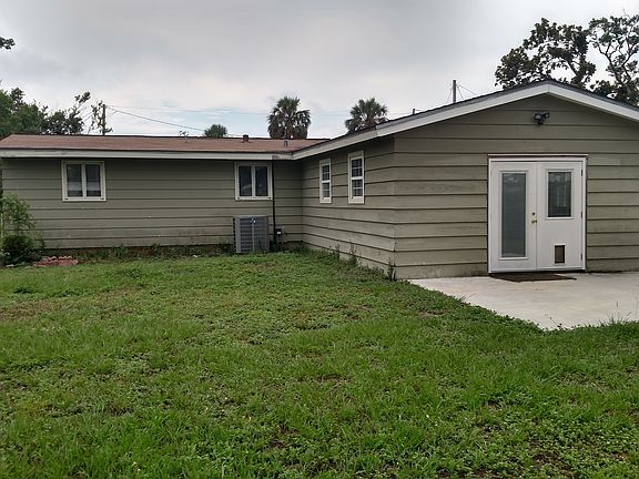 Looking to family rm /patio