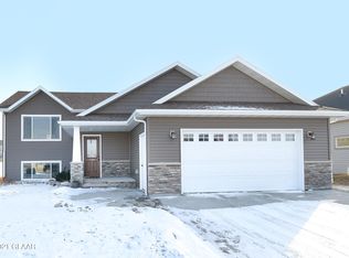 2483 Star Ave S, Grand Forks, ND 58201