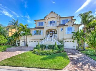 53 N Pine Cir, Belleair, FL 33756